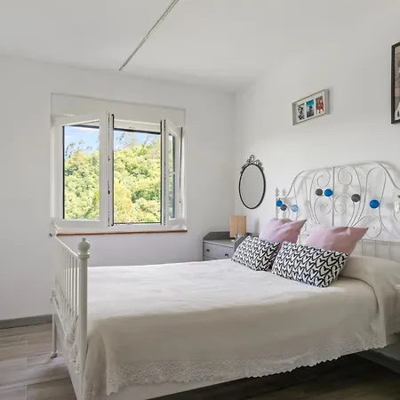 En Lucena Chalé Arboleya